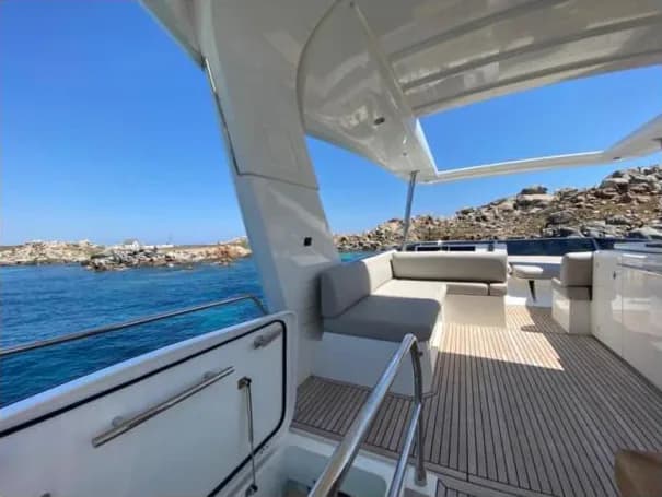 Prestige 680, Departs Cannes