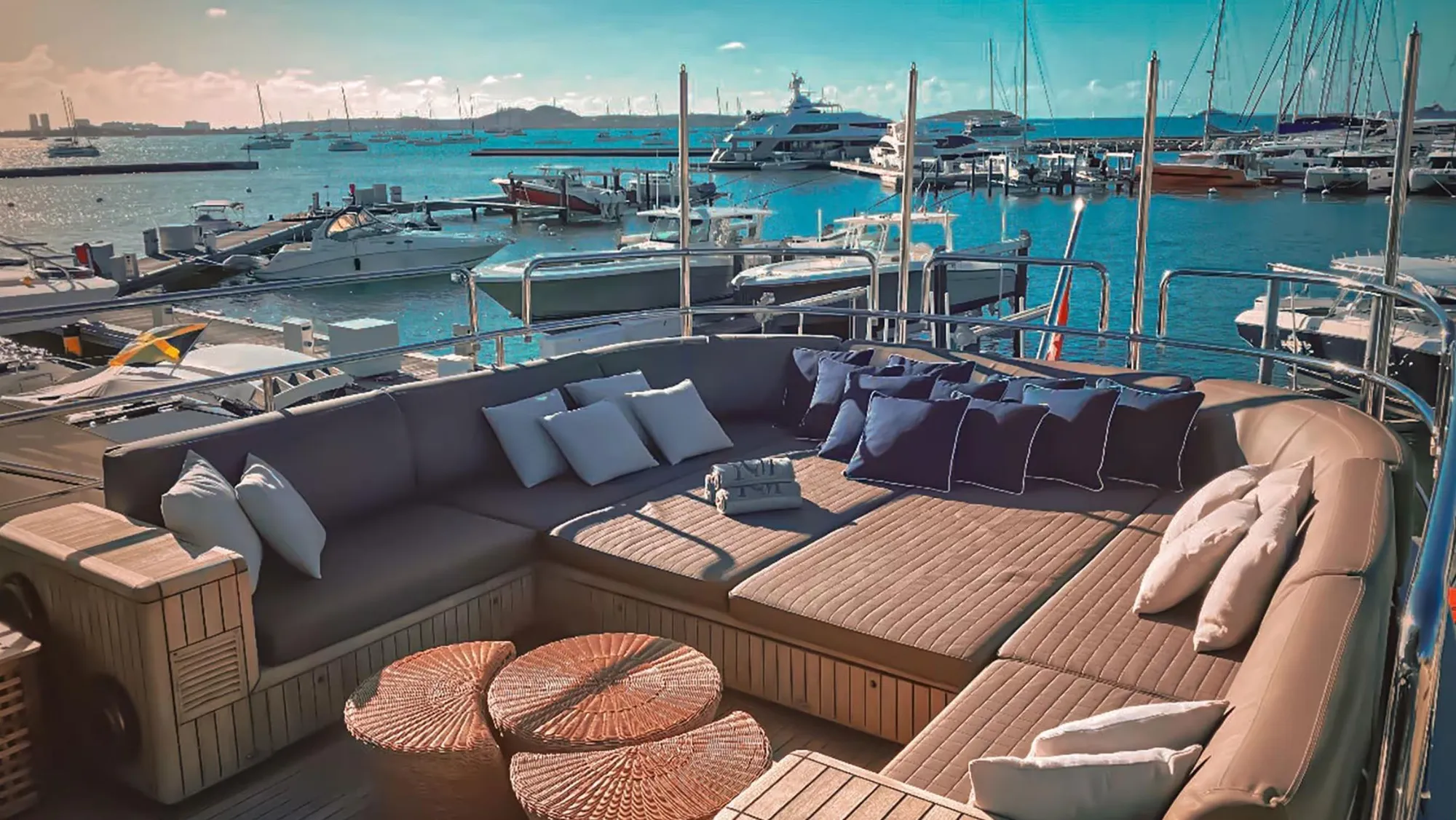 YCM 120, Departs Monaco / Saint-Jean-Cap-Ferrat