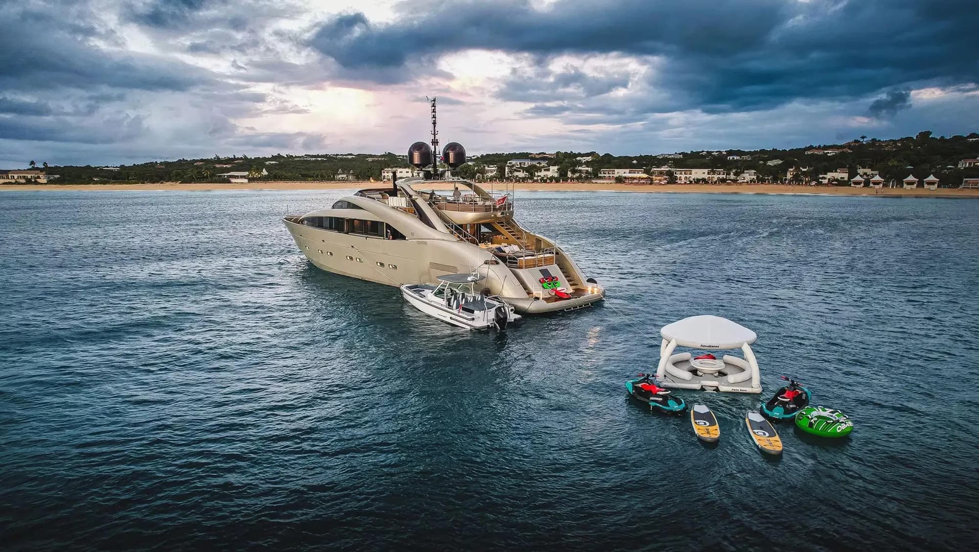 YCM 120, Departs Monaco / Saint-Jean-Cap-Ferrat