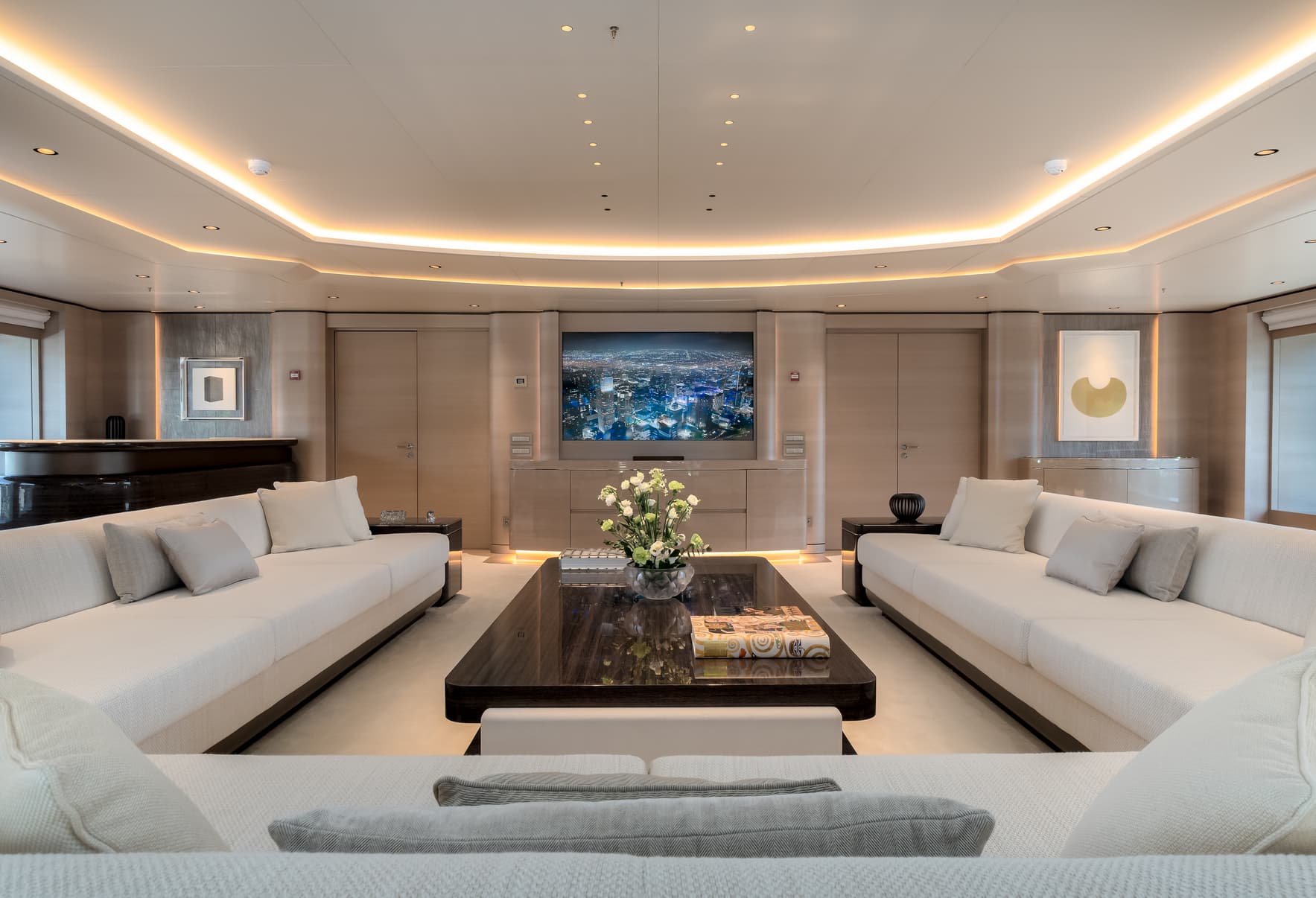 الصالون الداخلي الرئيسي لـ O'Pari